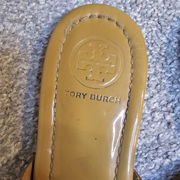 Tory Burch Dark Beige Leather Flat Flip Flops Size 9.5 Preppy Girlhoodcore - Picture 4 of 12
